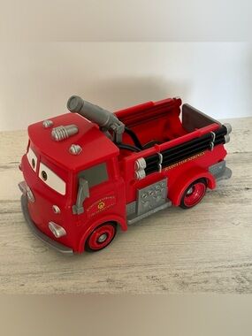 Disney Pixar Cars Stunt Splash Red Fire Truck Firetruck Mattel Toy Vehicle